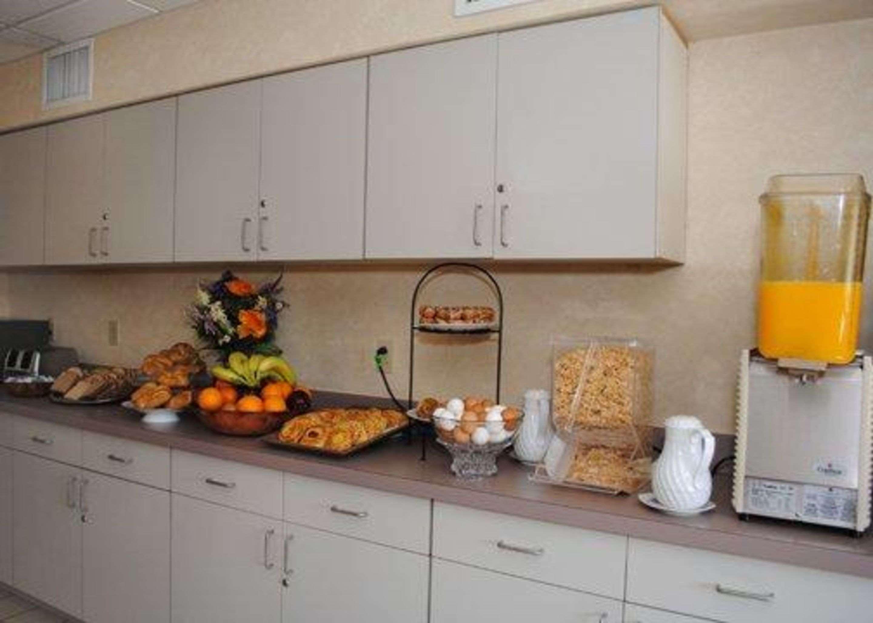 Rodeway Inn Willington North Exteriör bild