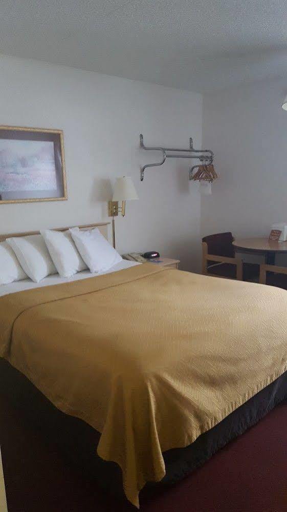 Rodeway Inn Willington North Exteriör bild